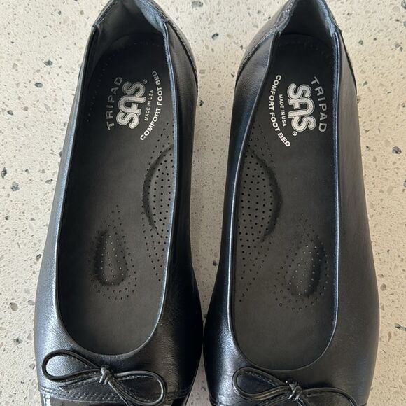 SAS Tripad Comfort Slip On Black  Leather Loafers Toe Bow Flats Size 6 Wide NWOB - Picture 15 of 16